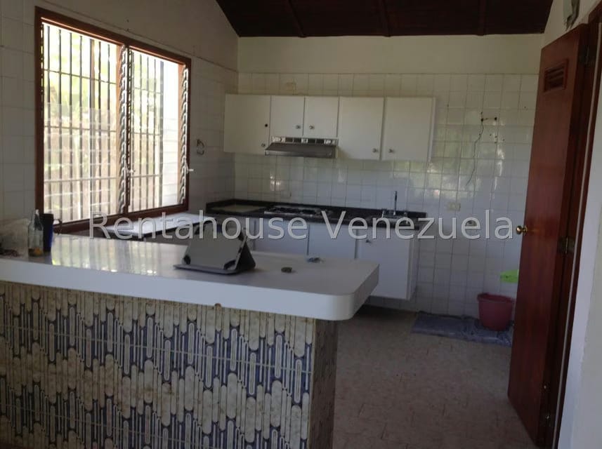 Casa (1 Nivel) en Venta en Flor de Mayo, Miranda - 27