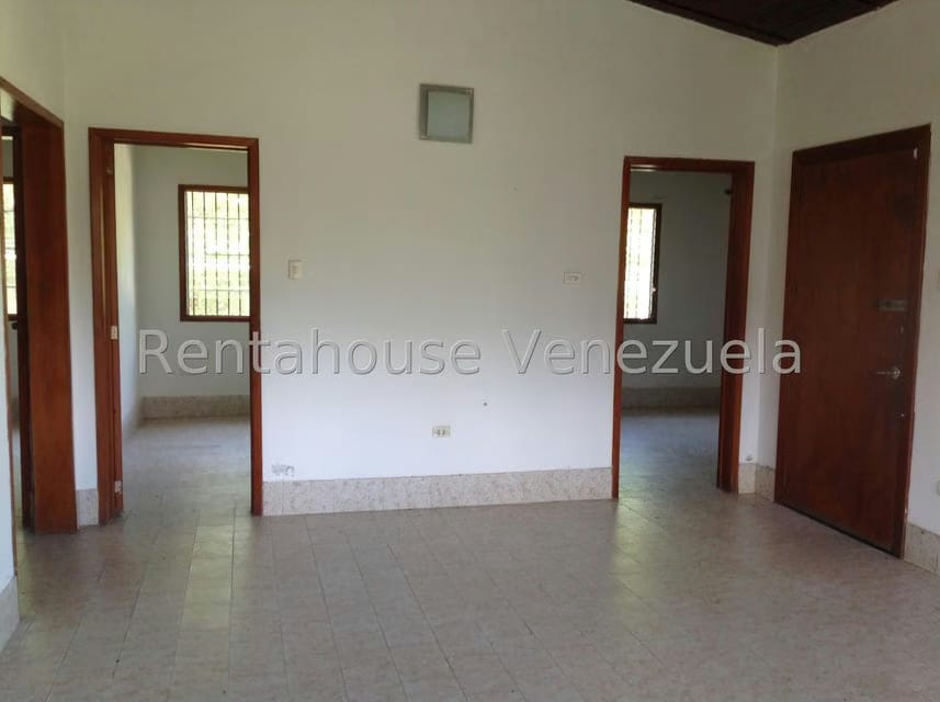 Casa (1 Nivel) en Venta en Flor de Mayo, Miranda - 30