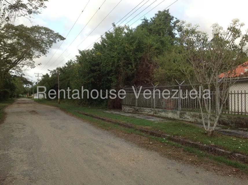Casa (1 Nivel) en Venta en Flor de Mayo, Miranda - 4