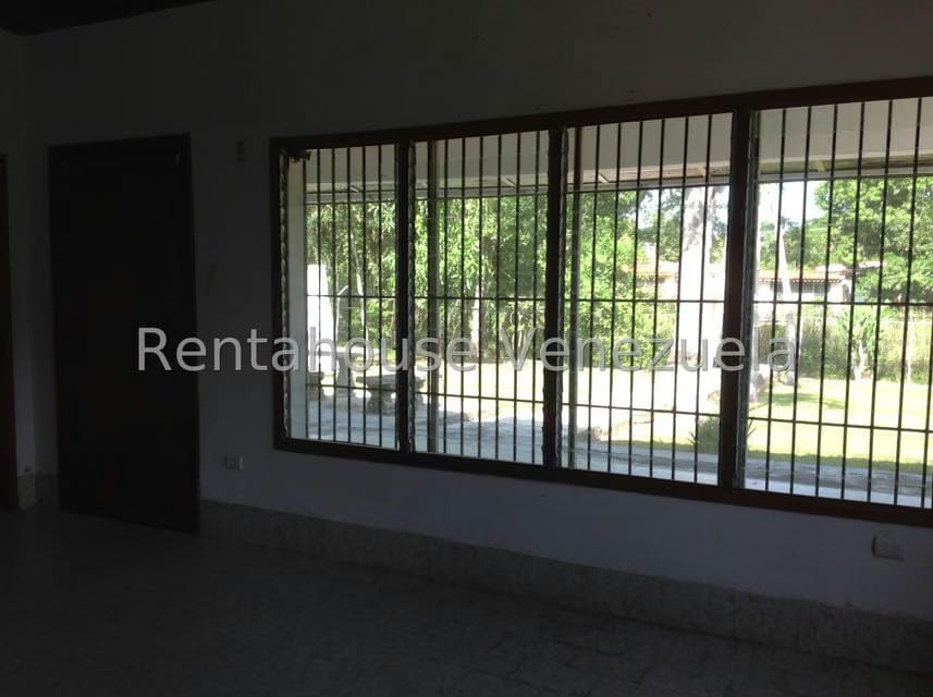 Casa (1 Nivel) en Venta en Flor de Mayo, Miranda - 31