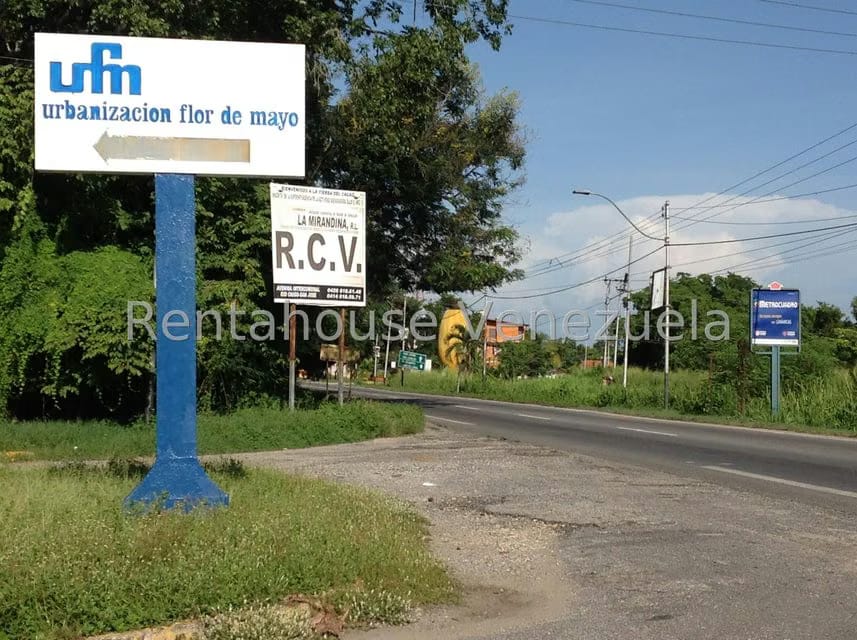 Casa (1 Nivel) en Venta en Flor de Mayo, Miranda - 32