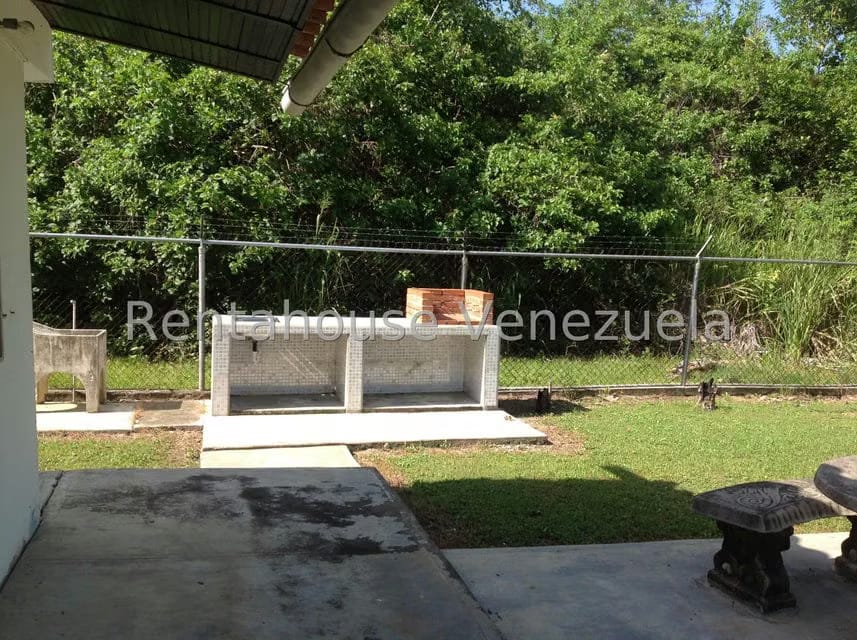 Casa (1 Nivel) en Venta en Flor de Mayo, Miranda - 10