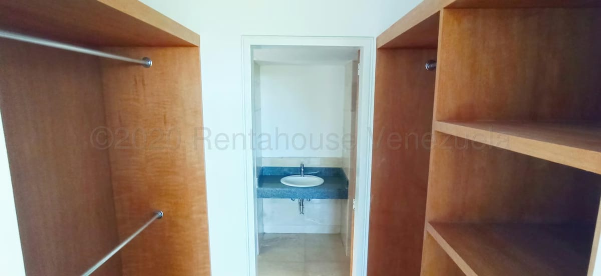 Apartamento (1 Nivel) en Venta en La Lagunita Country Club, Distrito Metropolitano - 3
