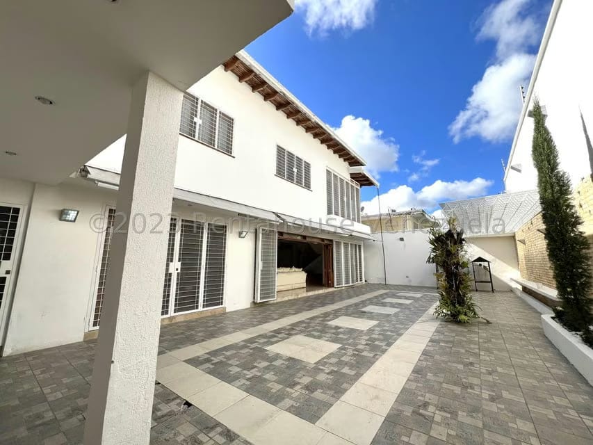 Casa (Duplex) en Venta en El Cafetal, Distrito Metropolitano - 30
