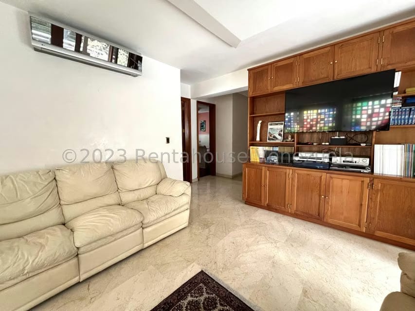 Casa (Duplex) en Venta en El Cafetal, Distrito Metropolitano - 50