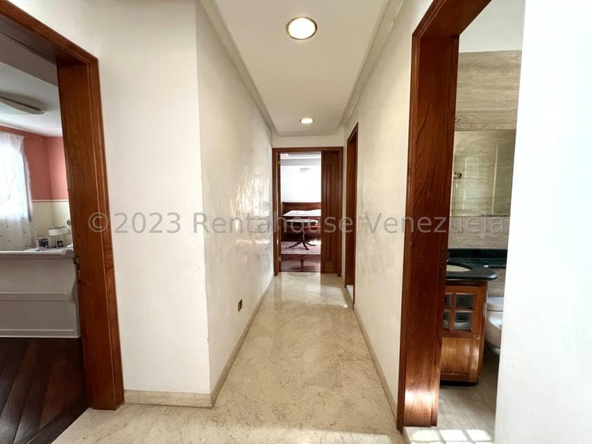 Casa (Duplex) en Venta en El Cafetal, Distrito Metropolitano - 52
