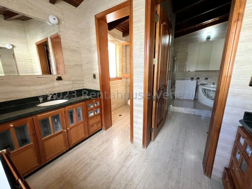 Casa (Duplex) en Venta en El Cafetal, Distrito Metropolitano - 70