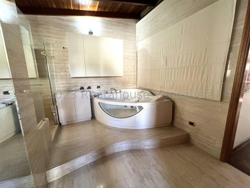 Casa (Duplex) en Venta en El Cafetal, Distrito Metropolitano - 73