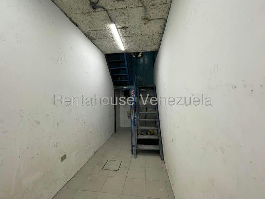 Comercial (Local Comercial) en Alquiler en Los Rosales, Distrito Metropolitano - 6