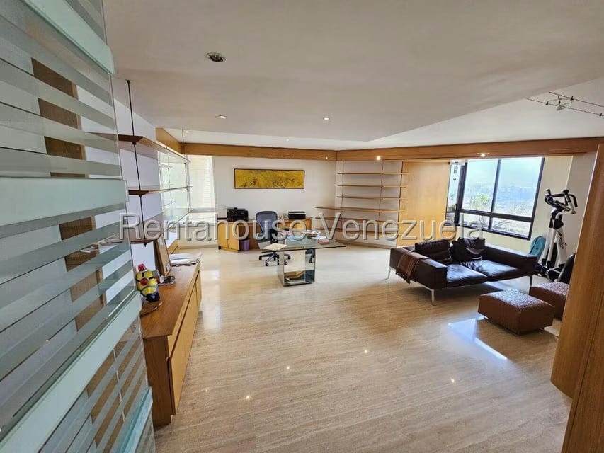 Apartamento (Penthouse) en Venta en Colinas de Valle Arriba, Distrito Metropolitano - 32