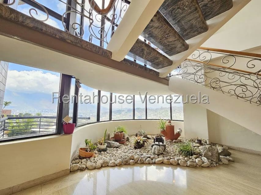 Apartamento (Penthouse) en Venta en Colinas de Valle Arriba, Distrito Metropolitano - 36