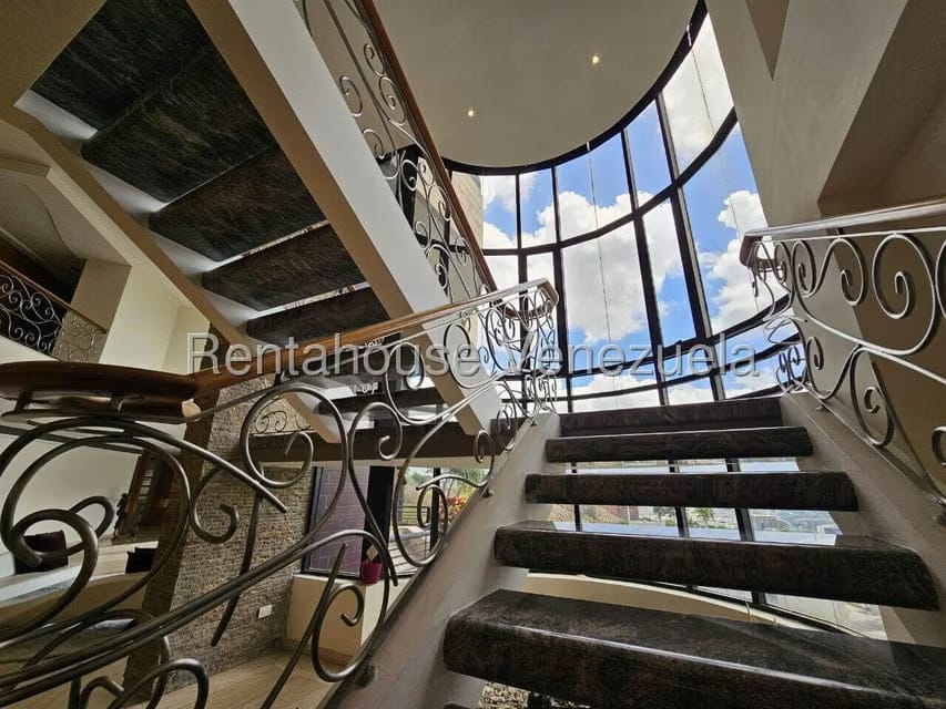 Apartamento (Penthouse) en Venta en Colinas de Valle Arriba, Distrito Metropolitano - 38