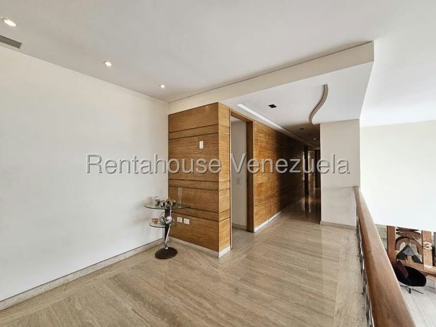 Apartamento (Penthouse) en Venta en Colinas de Valle Arriba, Distrito Metropolitano - 42