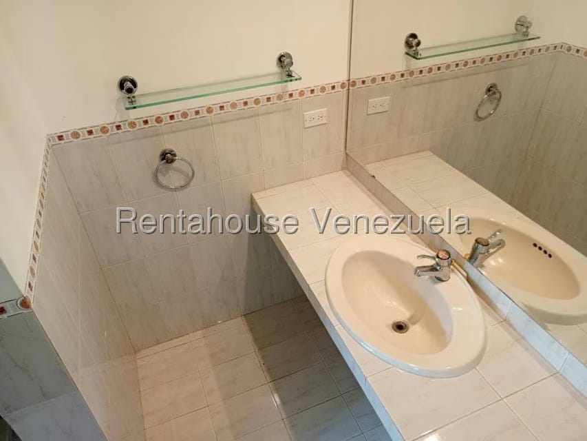 Casa (1 Nivel) en Venta en Oripoto, Distrito Metropolitano - 31