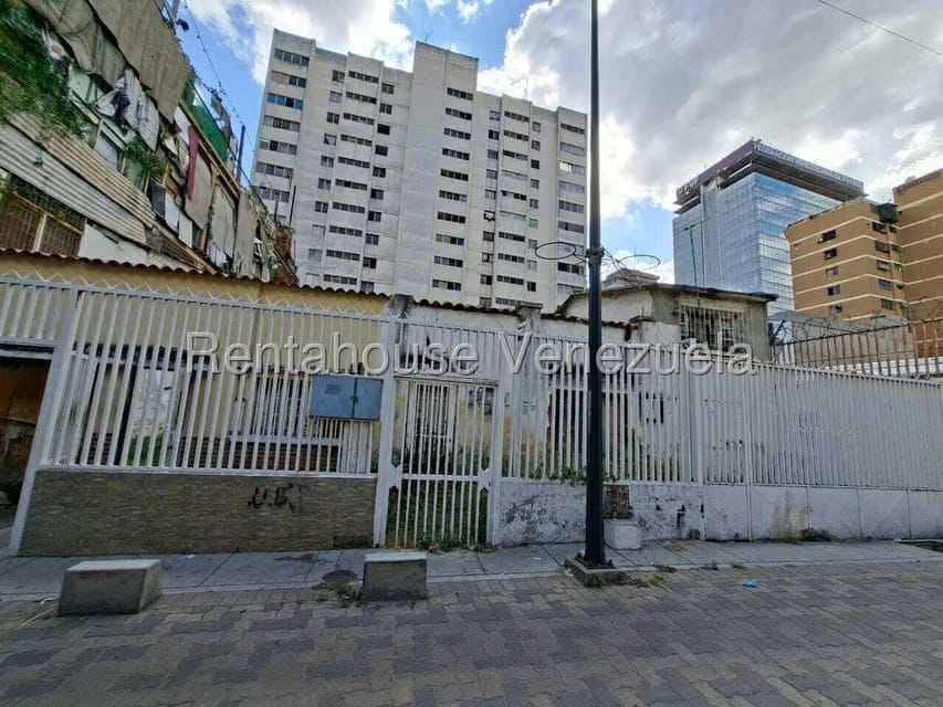 Terreno (Comercial) en Venta en El Recreo, Distrito Metropolitano - 2