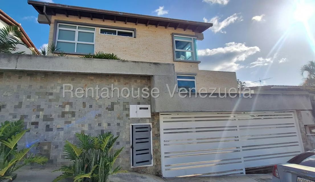 Casa (Duplex) en Venta en Los Naranjos del Cafetal, Distrito Metropolitano - 2
