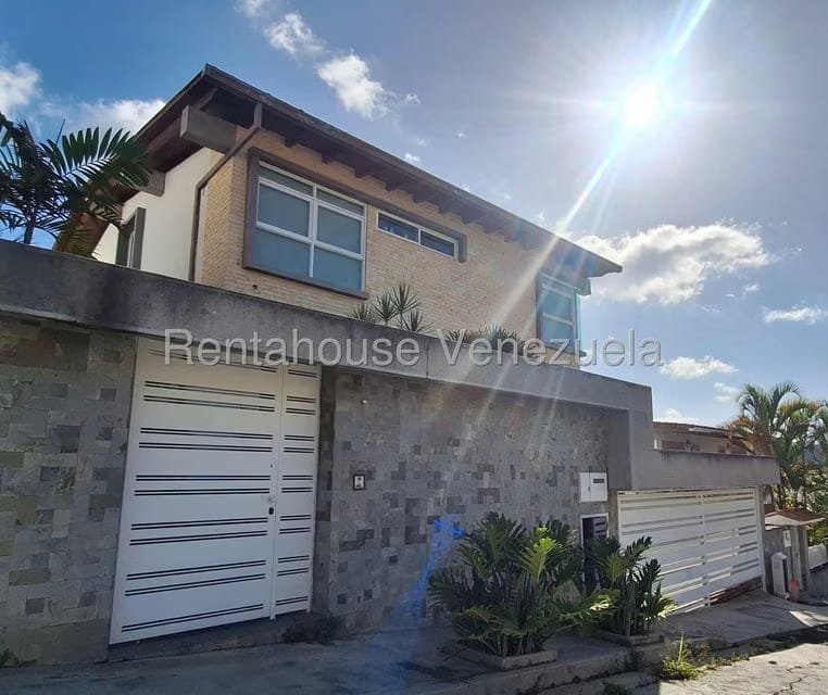 Casa (Duplex) en Venta en Los Naranjos del Cafetal, Distrito Metropolitano - 3