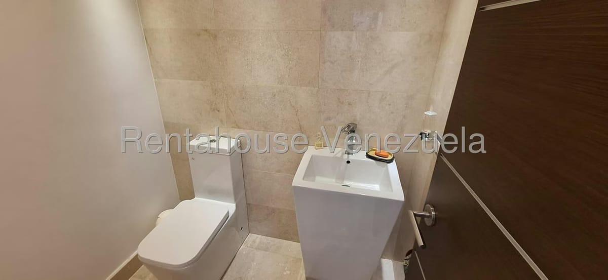 Casa (Duplex) en Venta en Los Naranjos del Cafetal, Distrito Metropolitano - 4