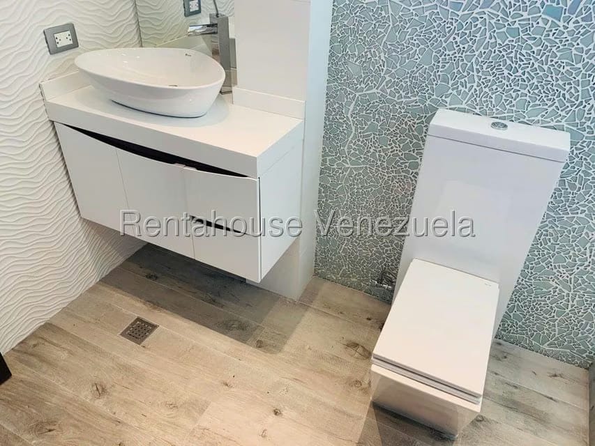 Casa (Duplex) en Venta en Los Naranjos del Cafetal, Distrito Metropolitano - 32