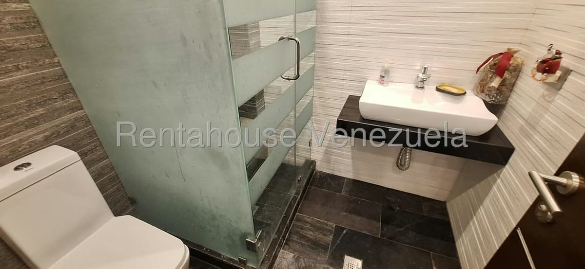 Casa (Duplex) en Venta en Los Naranjos del Cafetal, Distrito Metropolitano - 35