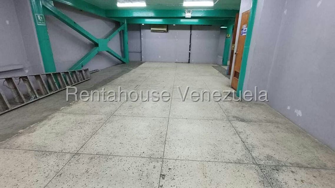 Comercial (Local Comercial) en Venta en Parroquia Catedral, Distrito Metropolitano - 12