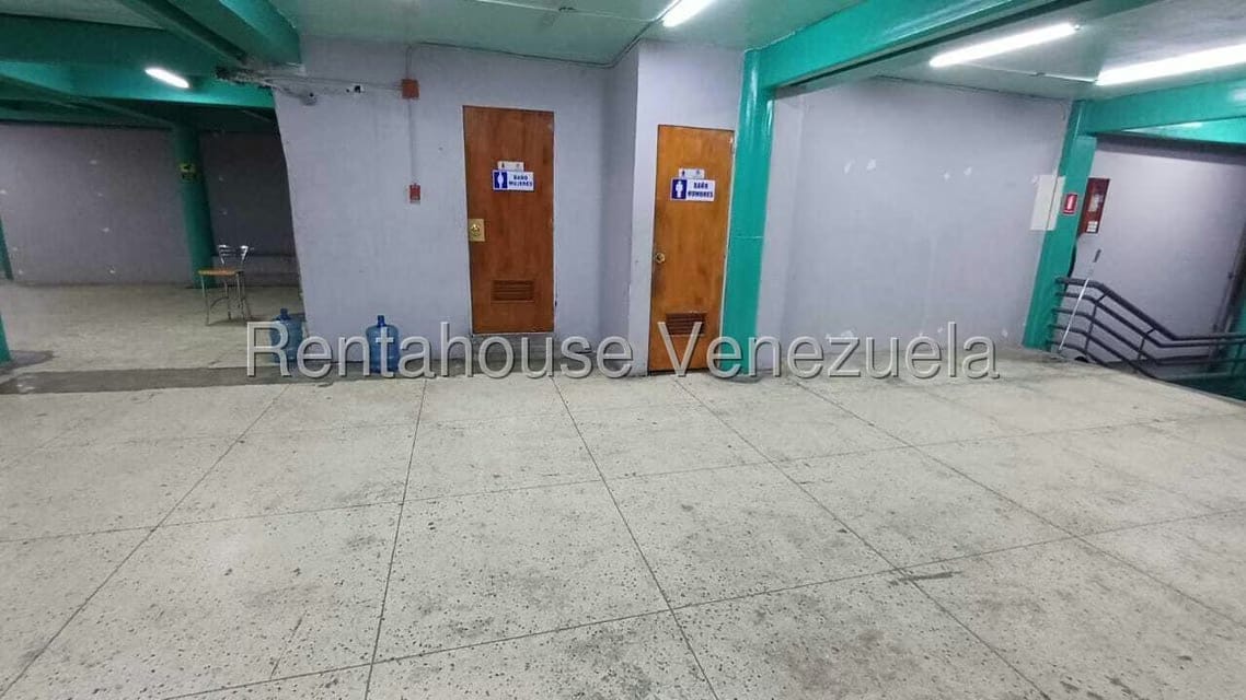 Comercial (Local Comercial) en Venta en Parroquia Catedral, Distrito Metropolitano - 13