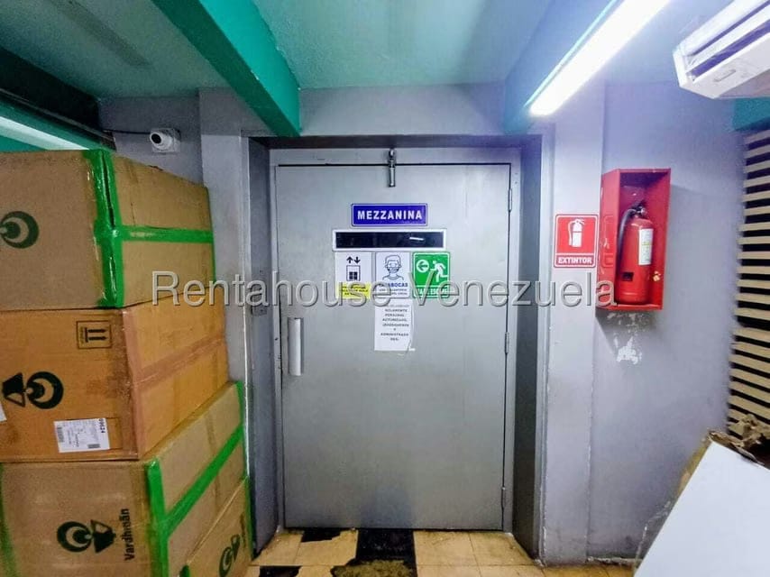 Comercial (Local Comercial) en Venta en Parroquia Catedral, Distrito Metropolitano - 18