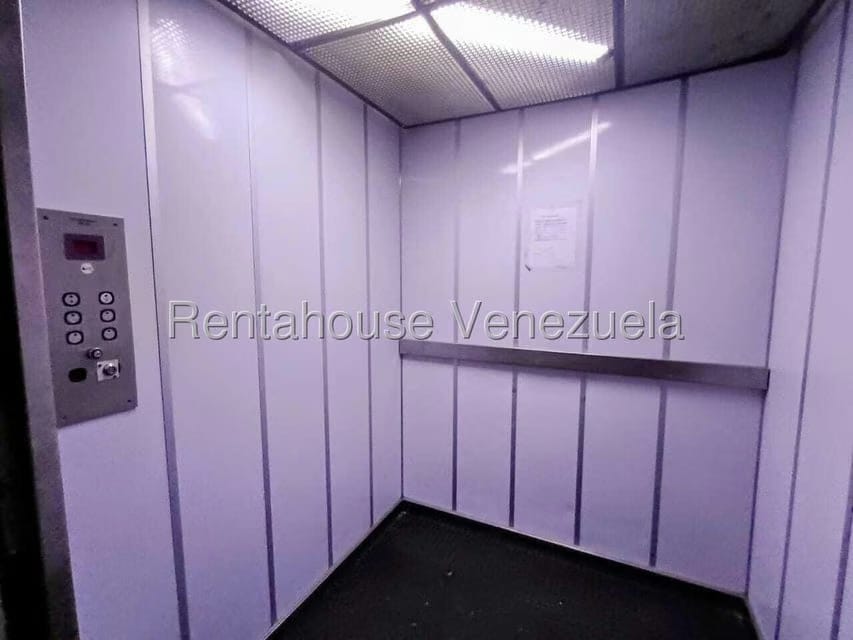 Comercial (Local Comercial) en Venta en Parroquia Catedral, Distrito Metropolitano - 19