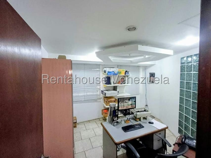 Comercial (Local Comercial) en Venta en Parroquia Catedral, Distrito Metropolitano - 28