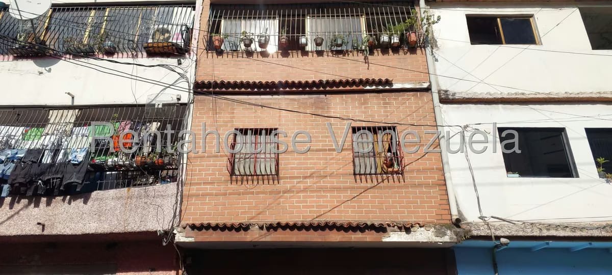 Casa (Multipes Niveles) en Venta en Parroquia La Vega, Distrito Metropolitano