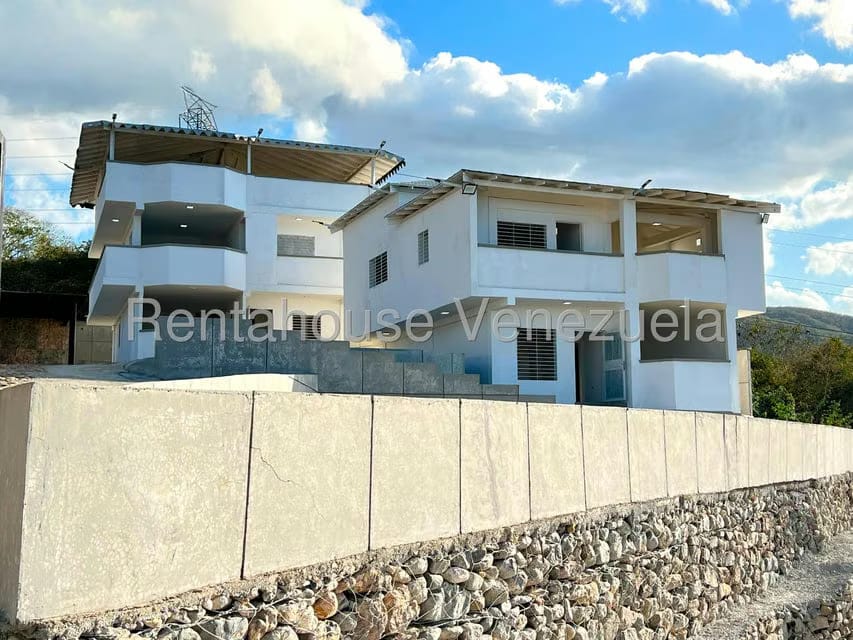 Casa (Multipes Niveles) en Venta en Agua Viva, Lara