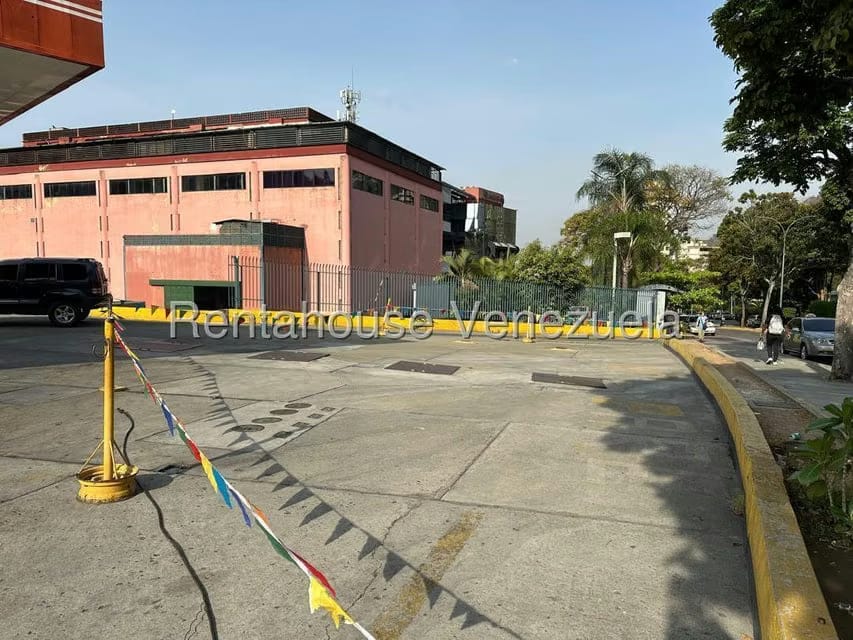 Comercial (Local Comercial) en Venta en Terrazas del Avila, Distrito Metropolitano - 15