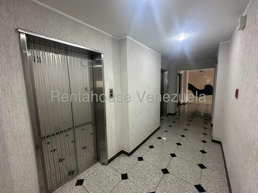 Apartamento (1 Nivel) en Venta en Miranda, Distrito Metropolitano - 4
