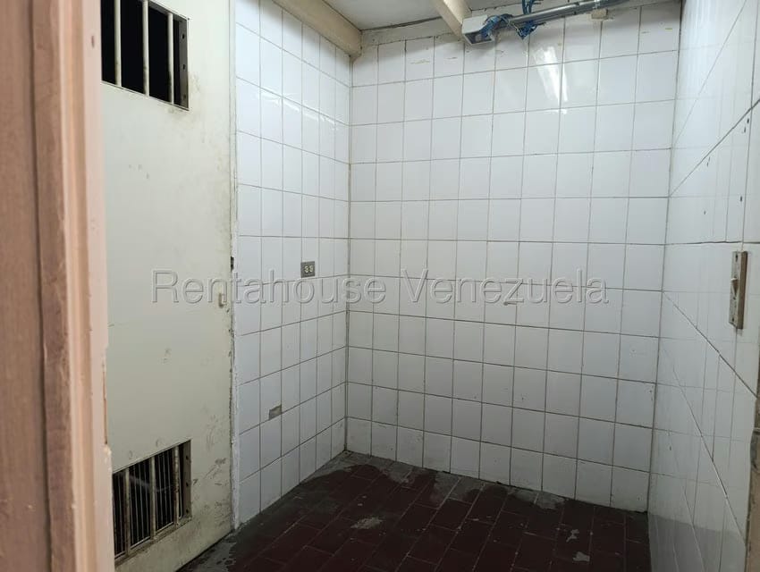Comercial (Galpon - Deposito) en Alquiler en Mariperez, Distrito Metropolitano - 11