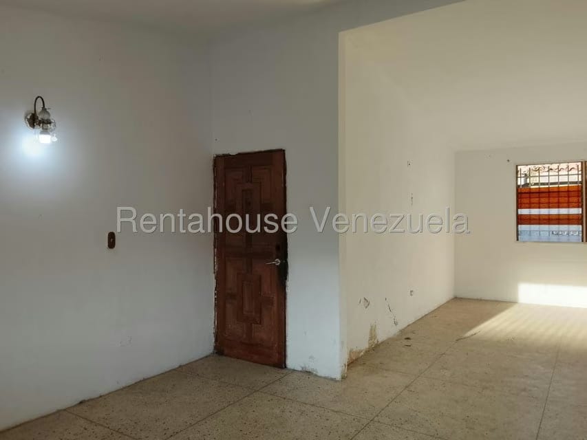 Apartamento (1 Nivel) en Venta en Barbula, Carabobo - 4