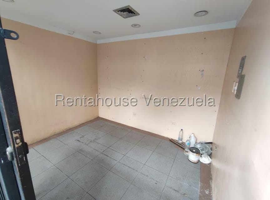 Comercial (Local Comercial) en Alquiler en Los Ruices, Distrito Metropolitano - 5
