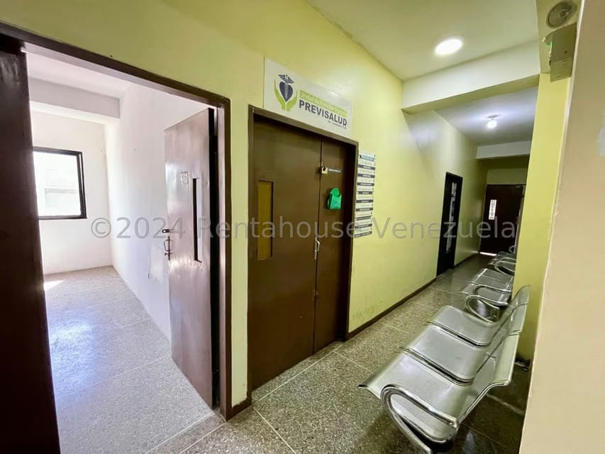 Comercial (Consultorio Medico) en Alquiler en Parroquia Concepcion, Lara - 11