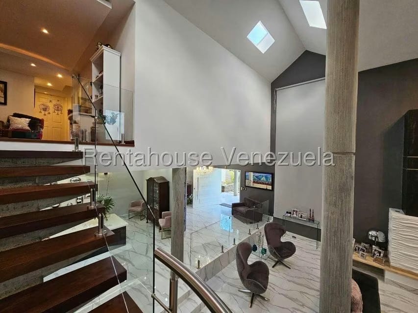 Casa (Multipes Niveles) en Alquiler en La Lagunita Country Club, Distrito Metropolitano - 77