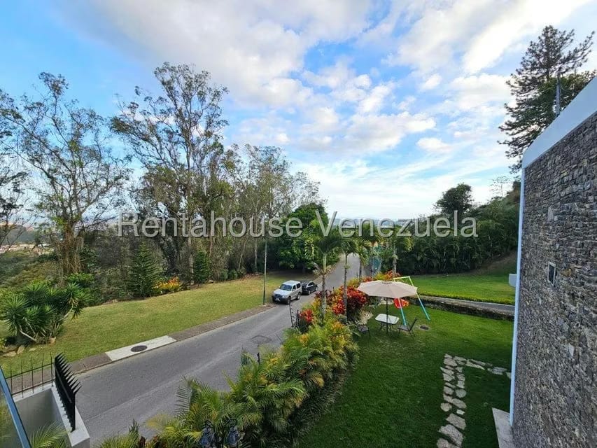 Casa (Multipes Niveles) en Alquiler en La Lagunita Country Club, Distrito Metropolitano - 92