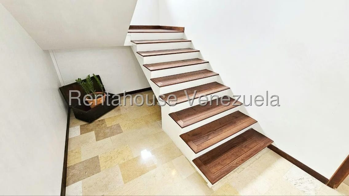 Casa (Duplex) en Venta en Sorocaima, Distrito Metropolitano - 27