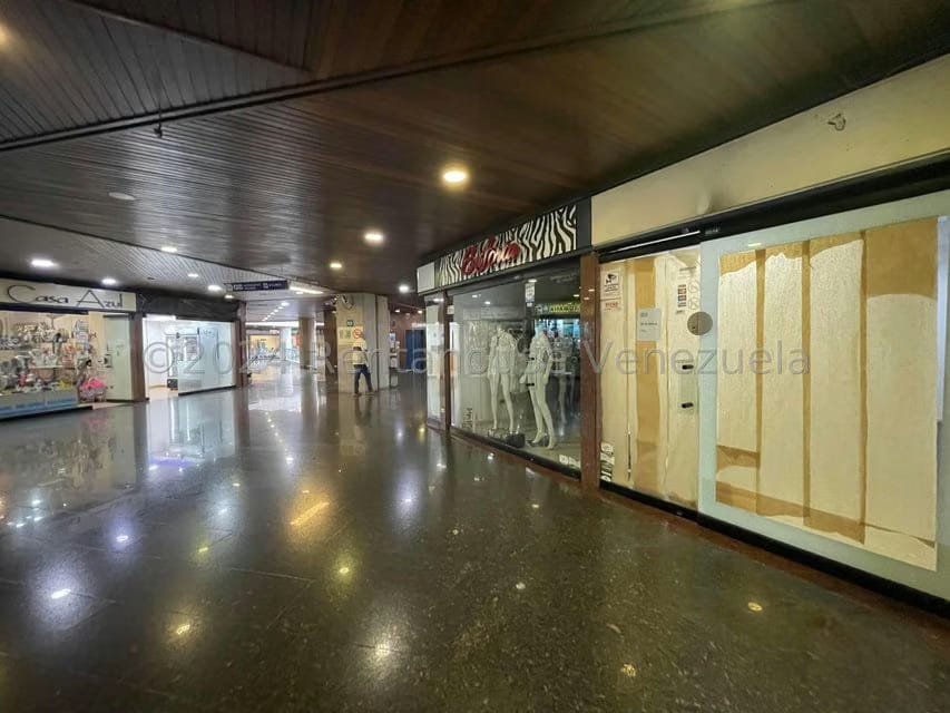 Comercial (Local Comercial) en Alquiler en Santa Fe Norte, Distrito Metropolitano - 3