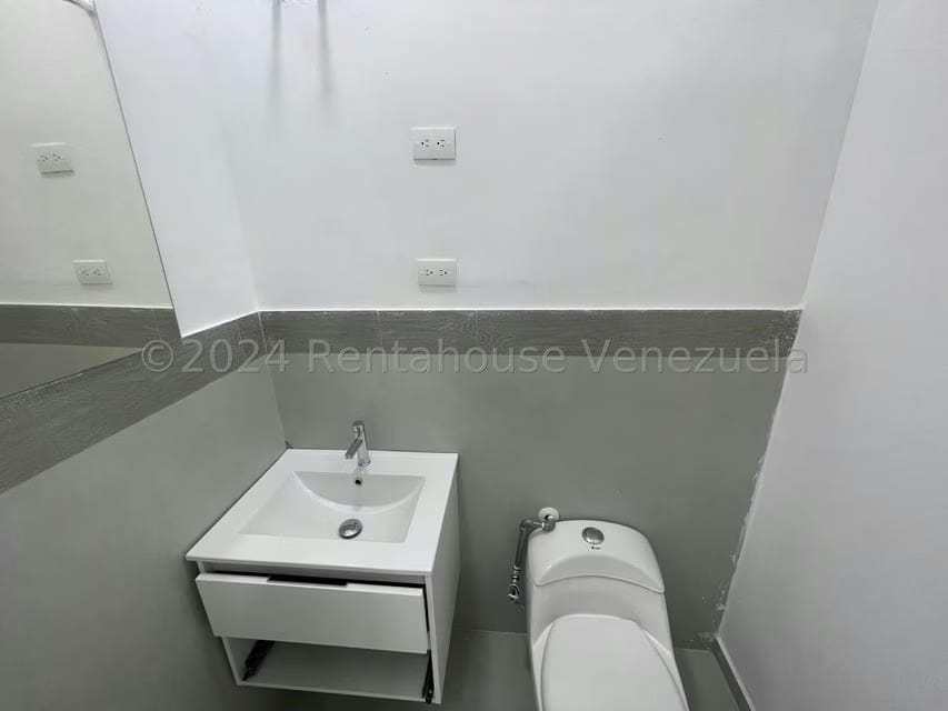 Comercial (Local Comercial) en Alquiler en Santa Fe Norte, Distrito Metropolitano - 6