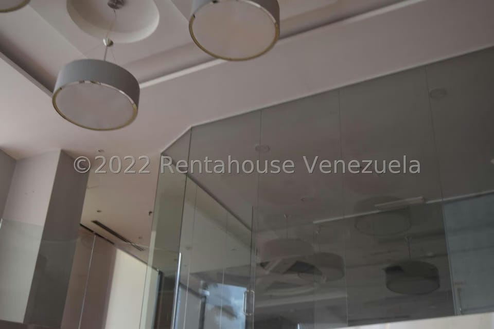 Comercial (Local Comercial) en Venta en El Rosal, Distrito Metropolitano - 2