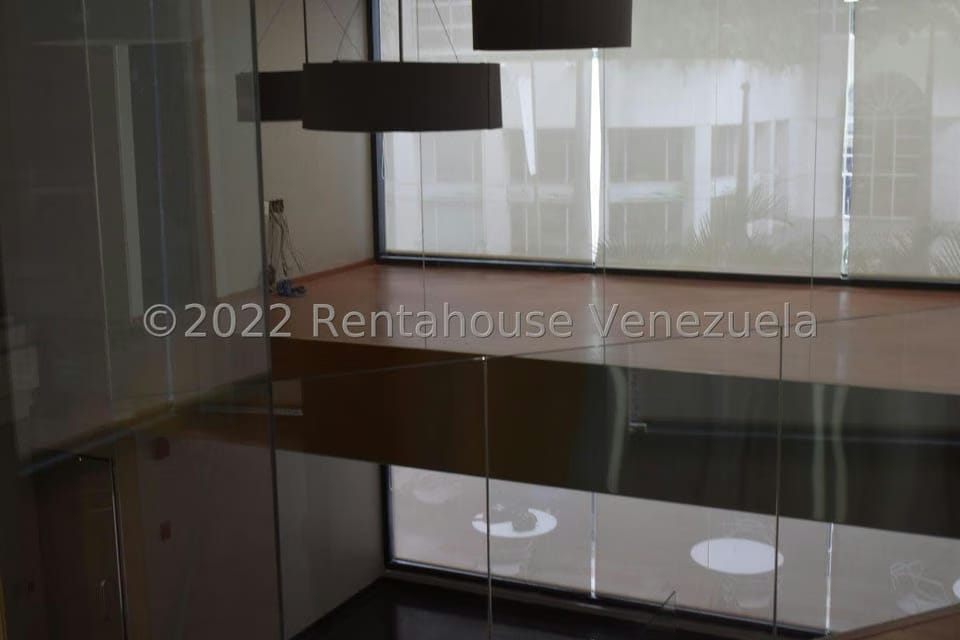 Comercial (Local Comercial) en Venta en El Rosal, Distrito Metropolitano - 13