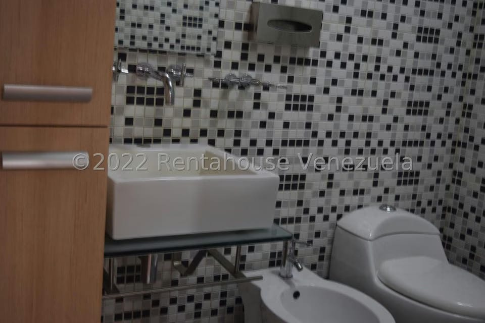 Comercial (Local Comercial) en Venta en El Rosal, Distrito Metropolitano - 19
