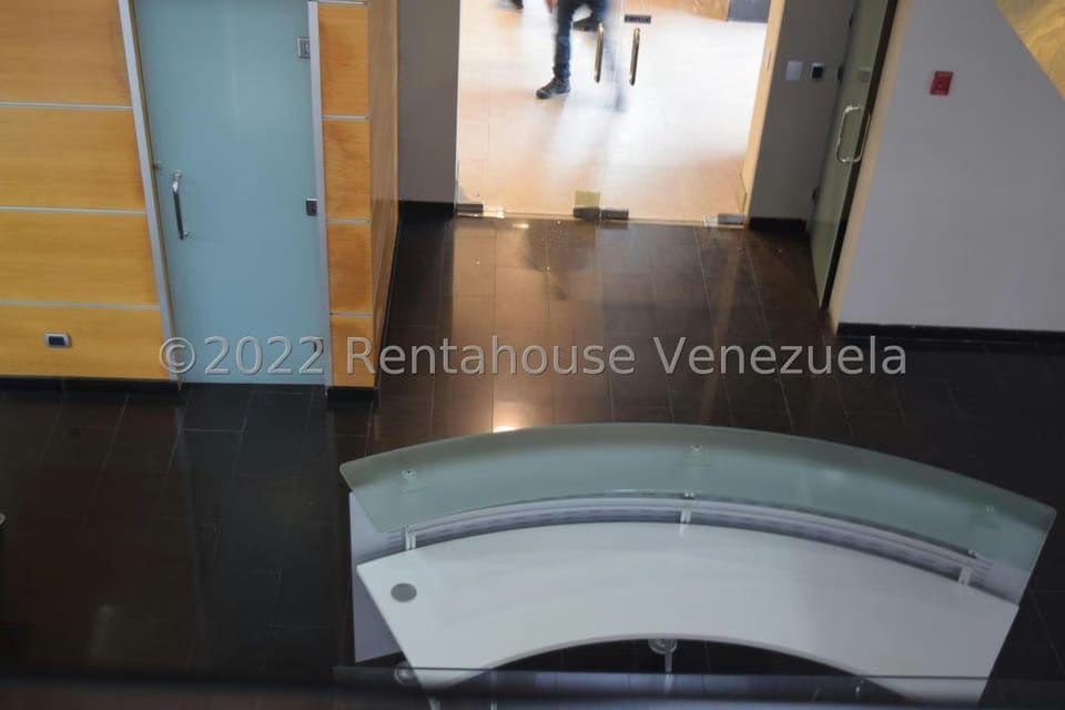 Comercial (Local Comercial) en Venta en El Rosal, Distrito Metropolitano - 24