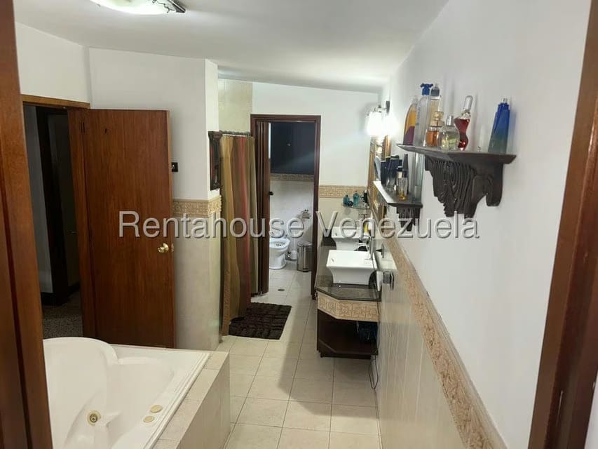 Casa (Multipes Niveles) en Venta en El Marques, Distrito Metropolitano - 22