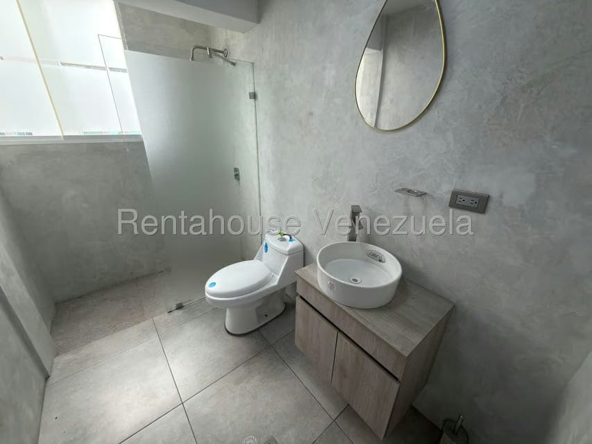 Apartamento (1 Nivel) en Venta en Los Palos Grandes, Distrito Metropolitano - 12
