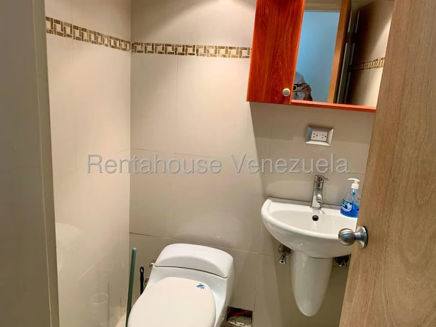 Comercial (Oficina) en Alquiler en La Trinidad, Distrito Metropolitano - 13