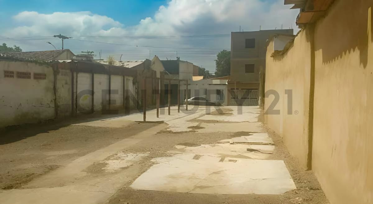 TERRENO EN EL CORAZON COMERCIAL DE BARCELONA - 3